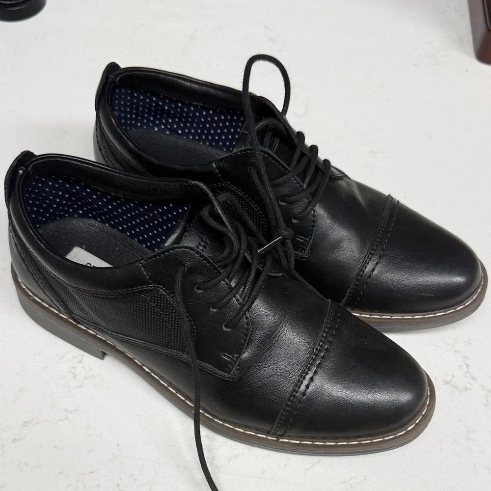 Steve Madden Black Boliverr  Oxford Shoes like NEW size 5 big kids